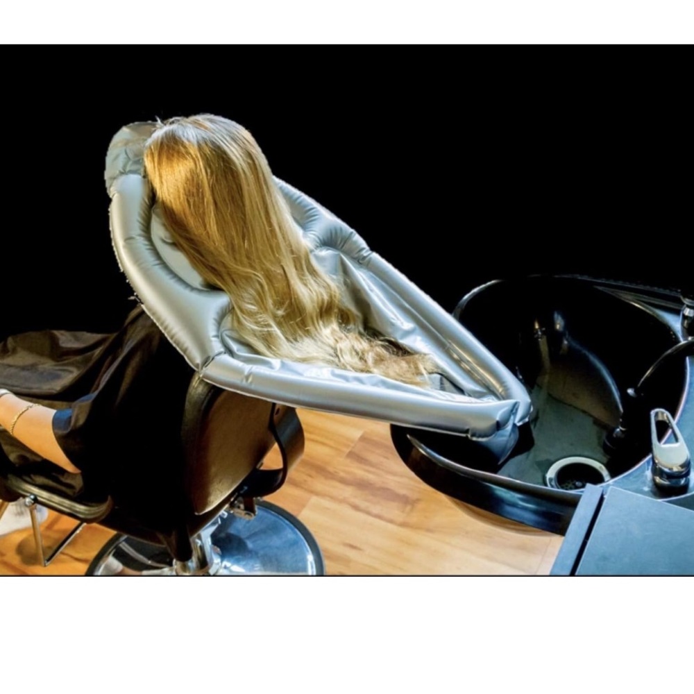 NIB Inflatable Hair Washing Funnel for Shampooing Hair in Any Chair and Basin - Picture 1 of 6